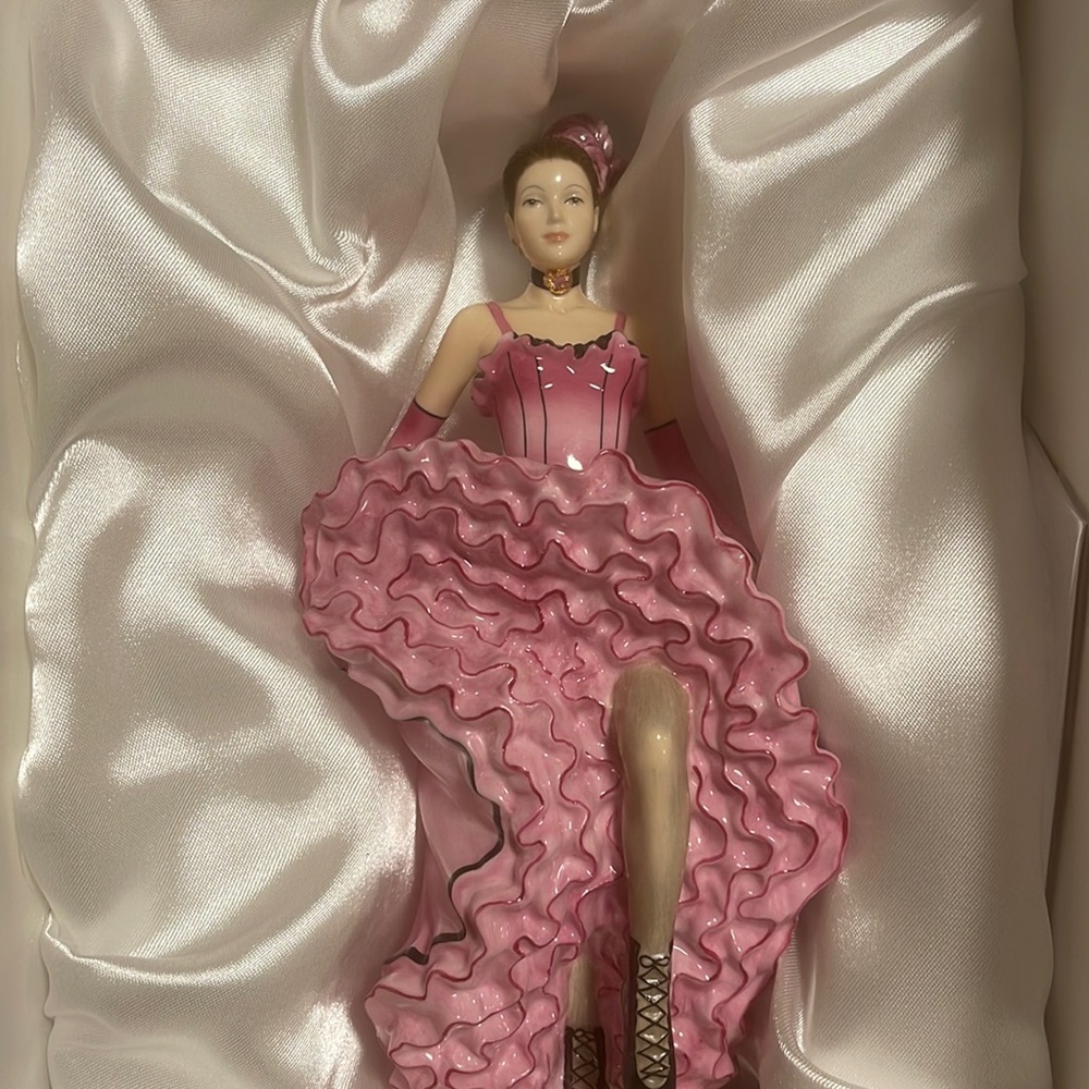 Beautiful Royal Doulton new in box. 9” tall. Maybe a little taller.
